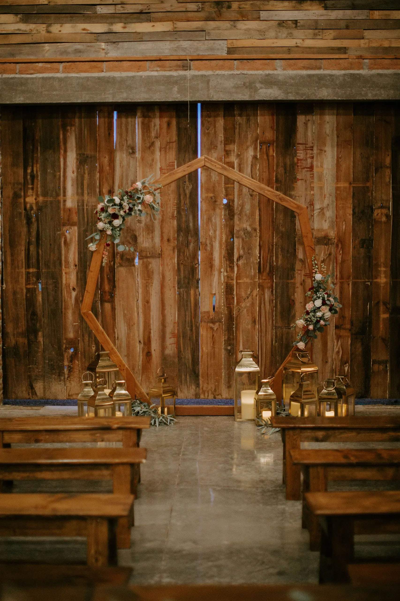 indooraltar1
